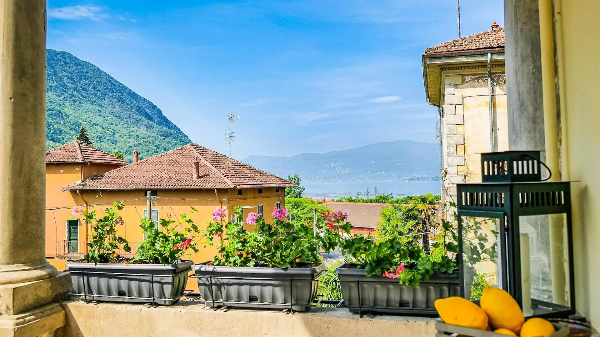 Casa Miralago Castelveccana 0*,  Italy